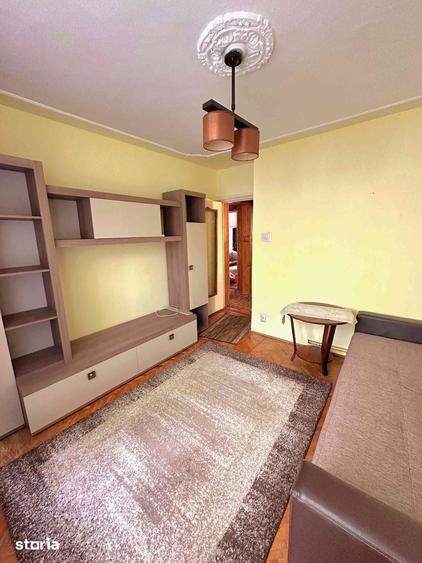 Apartament cu 3 camere decomandat în Central