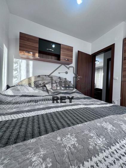 Apartament cu 3 camere semidecomandat în Turnișor