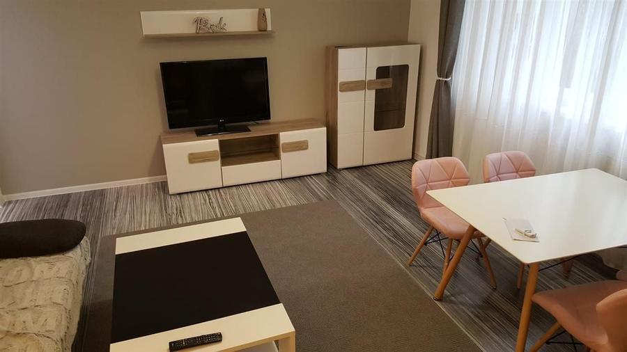 Apartament cu 2 camere semidecomandat în Central