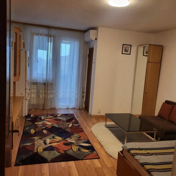 Garsonieră semidecomandată în Titan