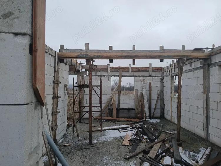 Casă cu 3 camere cu Teren 403 Mp în Roman