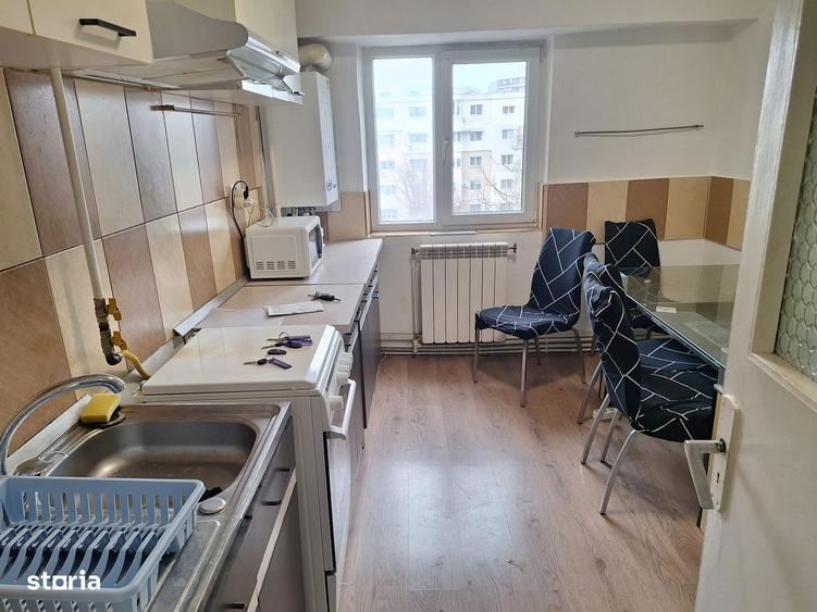 Apartament cu 3 camere decomandat în Faleza Nord