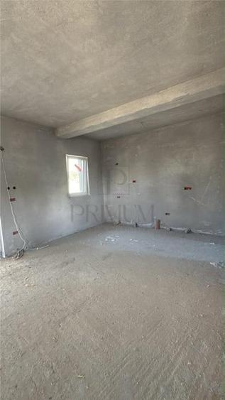 Casă cu 5 camere cu Teren 325 Mp în Moșnița Veche