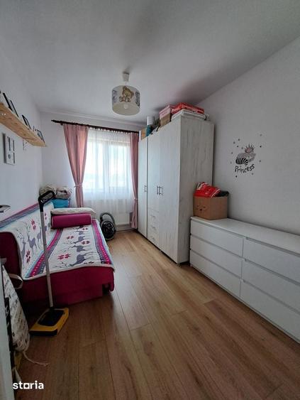 Apartament cu 3 camere decomandat în Recea