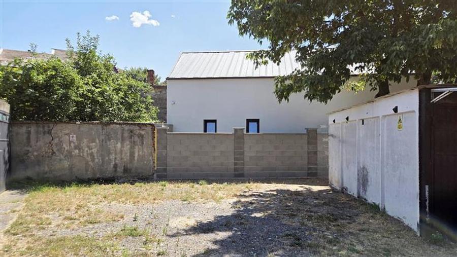 Casă individuală cu 4 camere cu Canalizare în Fabric