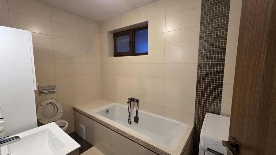Duplex cu 5 camere cu Canalizare în Florești
