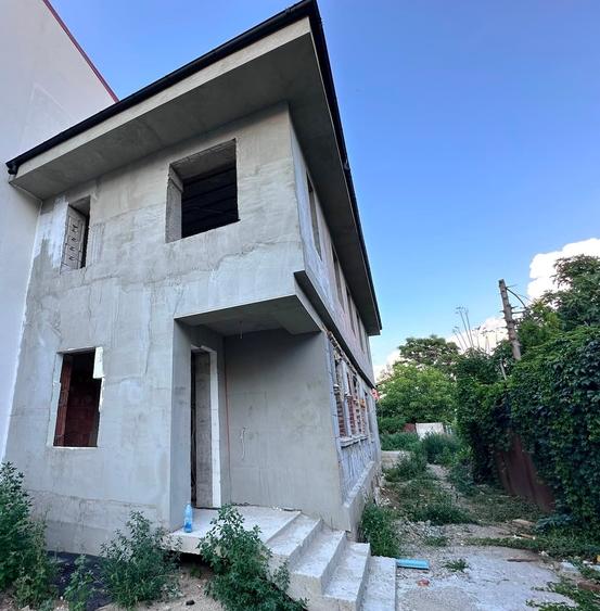 Casă cu 7 camere cu Teren 400 Mp în Dorobanți