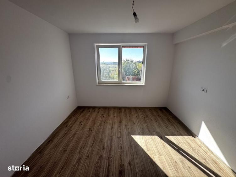 Casă cu 4 camere cu Teren 275 Mp în Valea Lupului