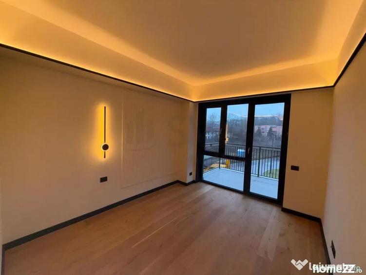 Apartament cu 3 camere semidecomandat în Central