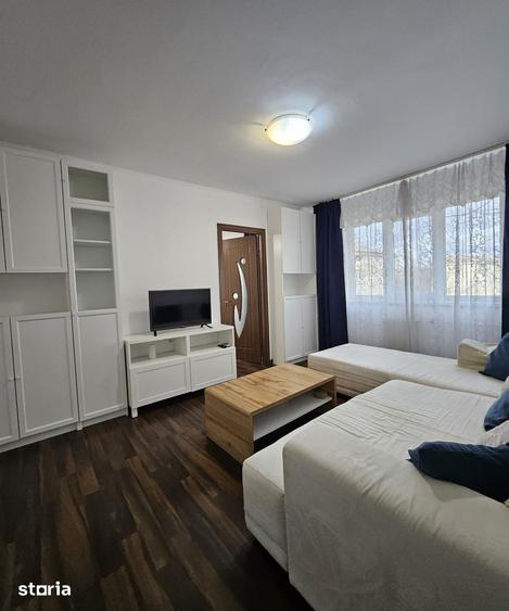 Apartament cu 3 camere decomandat în Nufărul