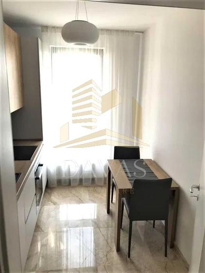 Apartament cu 3 camere decomandat, mobilat în Între Lacuri