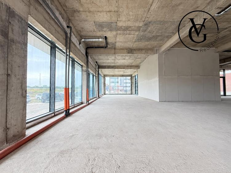 Spațiu comercial, de 750.44000244141 mp, în Inel I