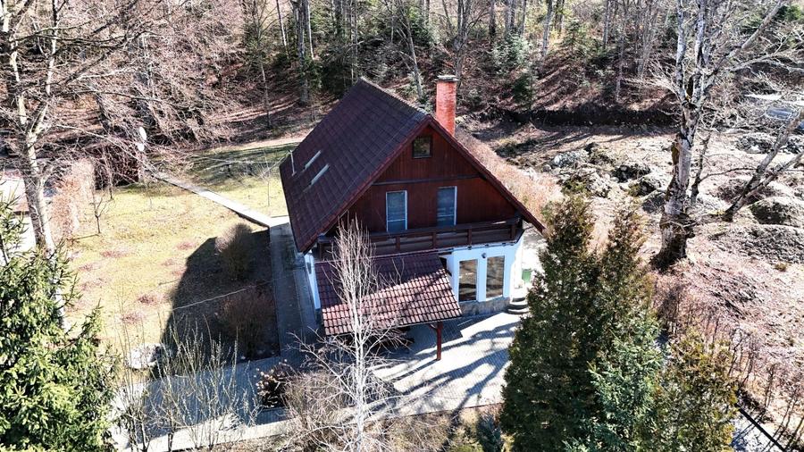 Casă cu 6 camere cu Teren 2000 Mp în Avrig