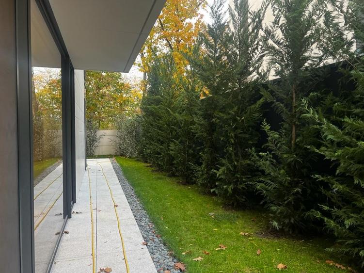 Apartament cu 4 camere decomandat, mobilat în Primăverii