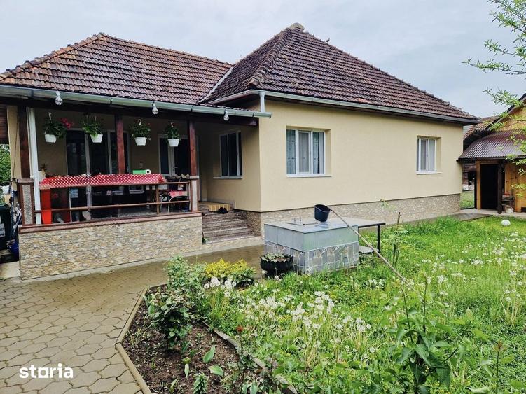 Casă cu 4 camere cu Teren 1345 Mp în Central