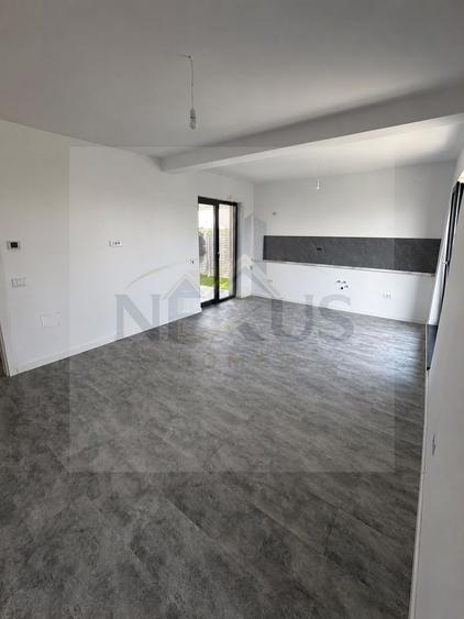 Casă individuală cu 4 camere cu Canalizare în Berceni