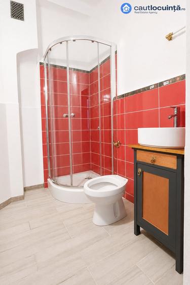 Casă cu 3 camere cu Teren 180 Mp în Iancului