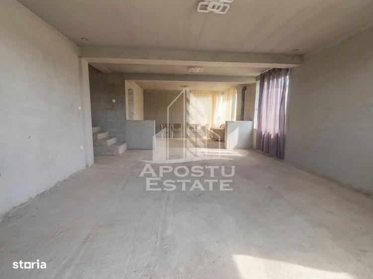 Casă cu 4 camere cu Teren 1439 Mp în Central