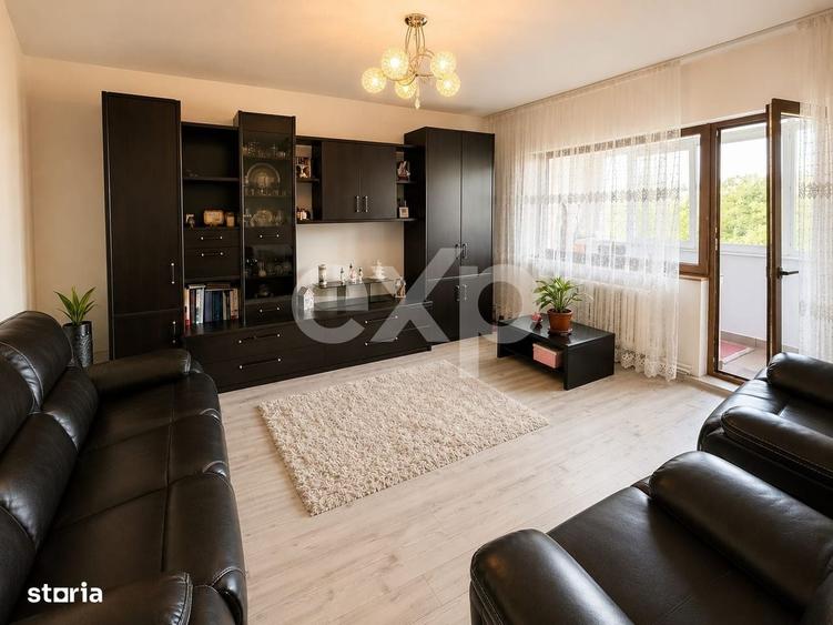 Apartament cu 3 camere decomandat în Est