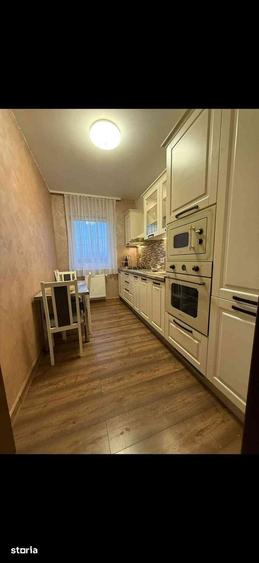 Apartament cu 3 camere decomandat în Nufărul