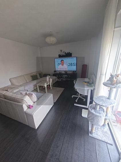 Apartament cu 3 camere decomandat în Dobroești