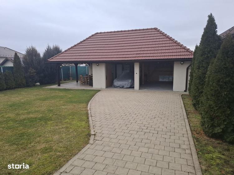 Casă cu 4 camere cu Teren 661 Mp în Șura Mică