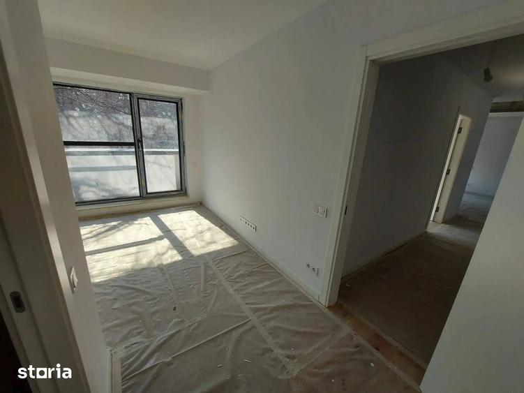 Apartament cu 3 camere semidecomandat în Pache Protopopescu