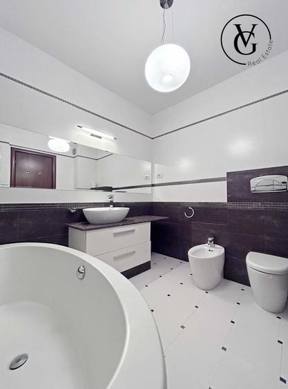 Apartament cu 3 camere decomandat, mobilat în Băneasa