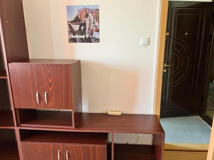 Garsonieră decomandată, mobilată în Complex Studențesc