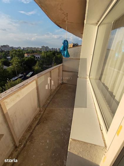 Garsonieră decomandată în Titan