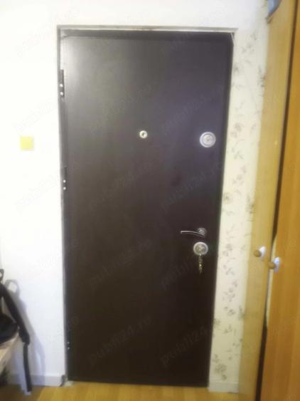 Garsonieră decomandată în Titan