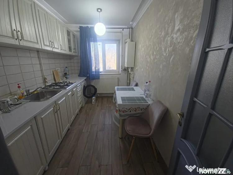 Apartament cu 2 camere decomandat în CET