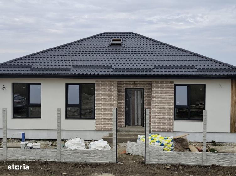 Casă cu 4 camere în Bâcu