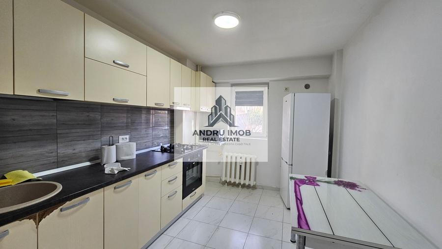 Apartament cu 2 camere decomandat, mobilat în Apărătorii Patriei