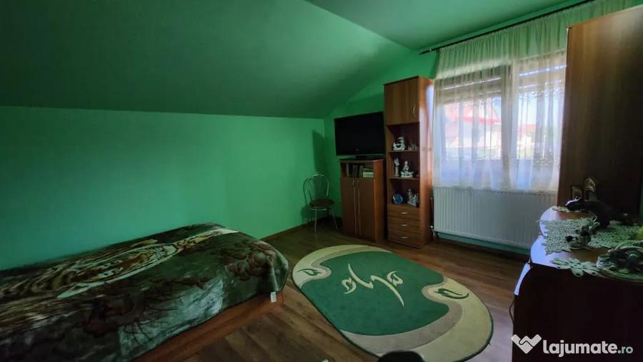Casă cu 4 camere cu Teren 595 Mp în Central