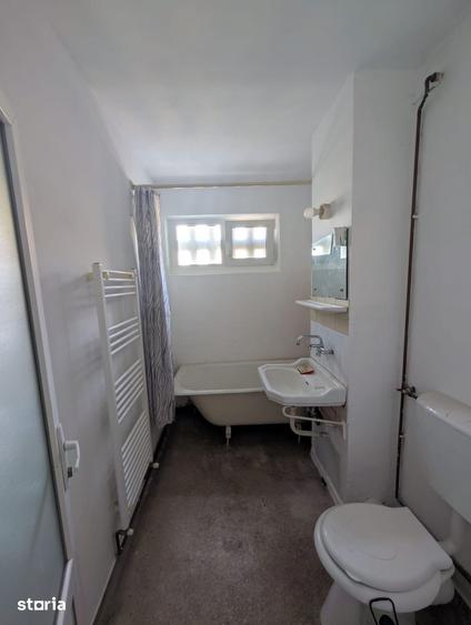 Apartament cu 3 camere decomandat în Vest