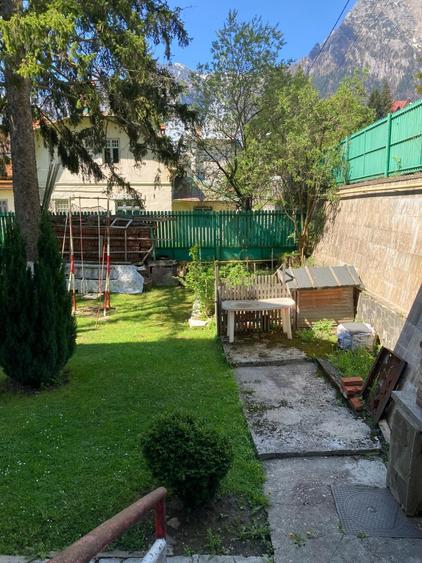 Casă cu 12 camere cu Canalizare în Bușteni