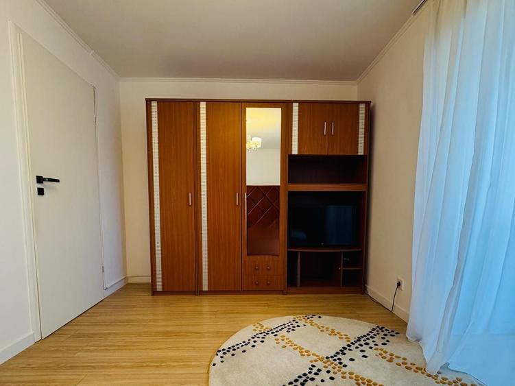 Apartament cu 3 camere, mobilat în Calea Călărașilor
