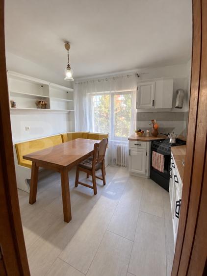 Apartament cu 4 camere decomandat, mobilat în George Enescu