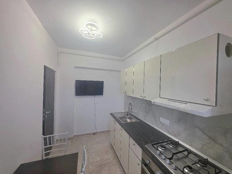 Garsonieră decomandată în Central