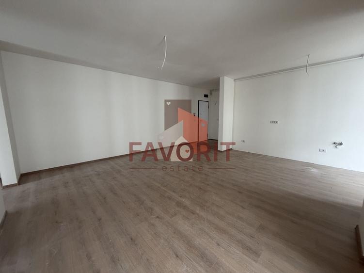 Apartament cu 3 camere decomandat în Aradului