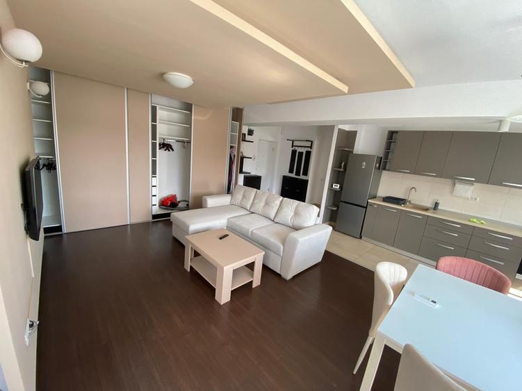 Apartament cu 2 camere decomandat în Răcădău
