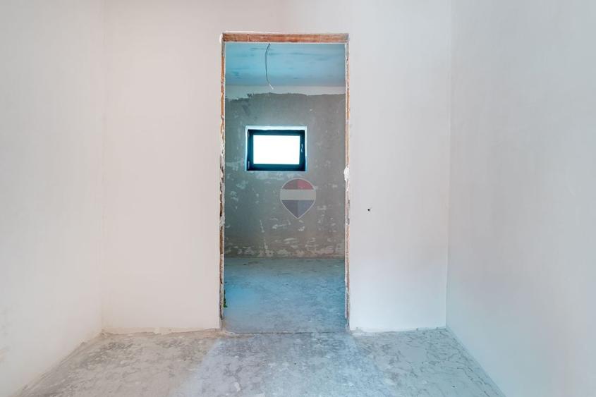Duplex cu 6 camere cu Teren 600 Mp în Sud