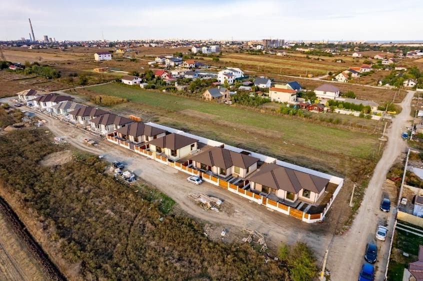 Teren Construcții intravilan de 400 mp, în Agigea
