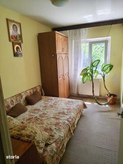 Apartament cu 3 camere în Mihai Bravu