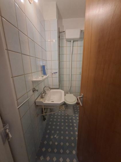 Apartament cu 4 camere decomandat în Colentina