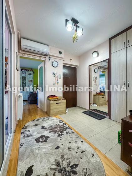 Apartament cu 3 camere decomandat în Astoria