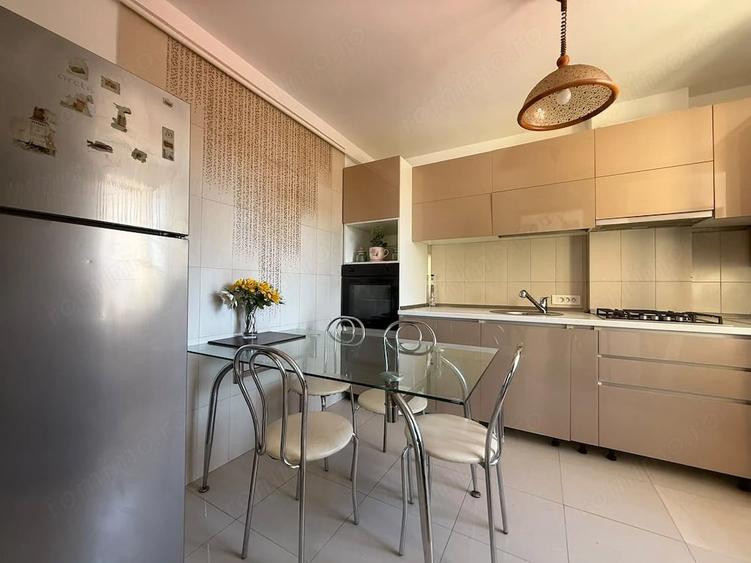 Apartament cu 3 camere în Lipovei