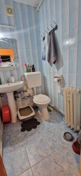 Apartament cu 3 camere decomandat, mobilat în Brâncoveanu