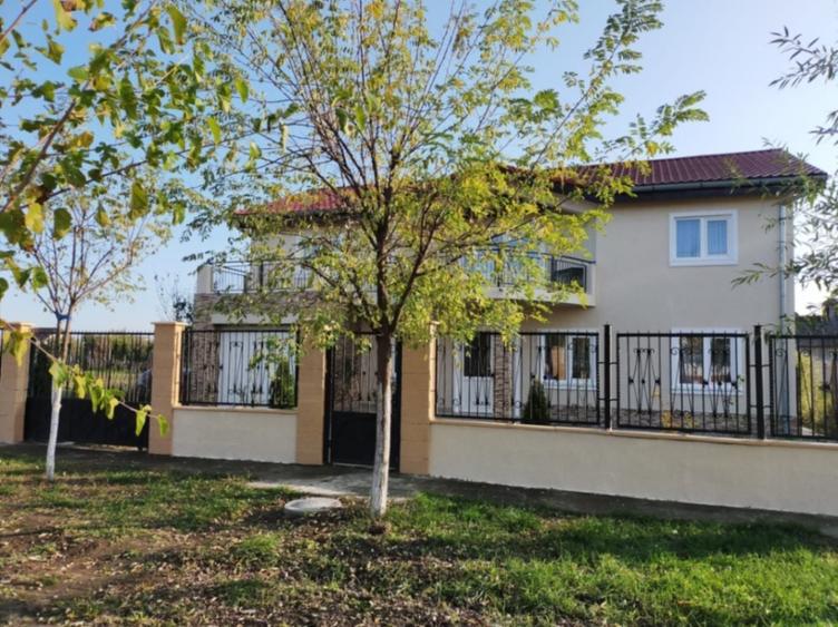 Casă individuală cu 5 camere cu Canalizare în Becicherecu Mic
